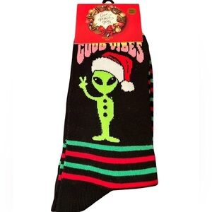 Christmas Good Vibes Alien Crew Socks nwt